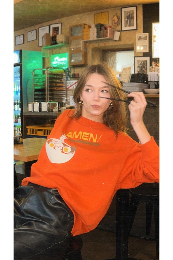 Hebe.Concept collab Anna Panna  sweater orange RAMEN for adults super ovesize 0187_AP0002