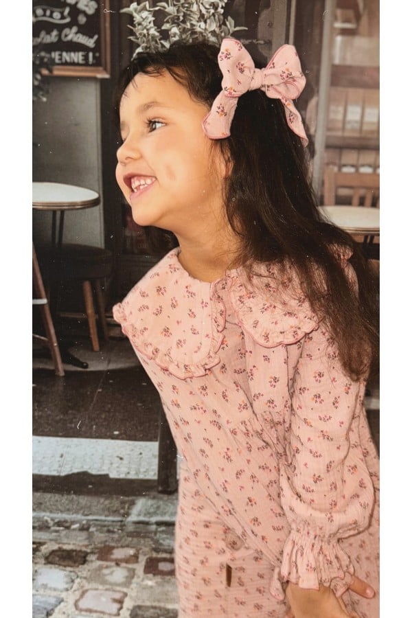 Muslin dress with collar and ruffles on the sleeves pink floral print