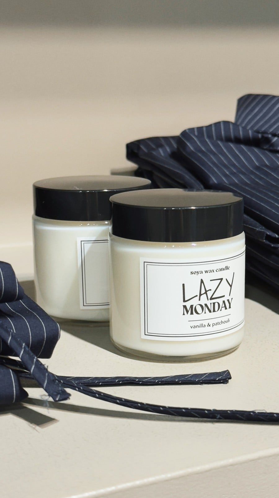Lazy Monday small soy wax candle LM046