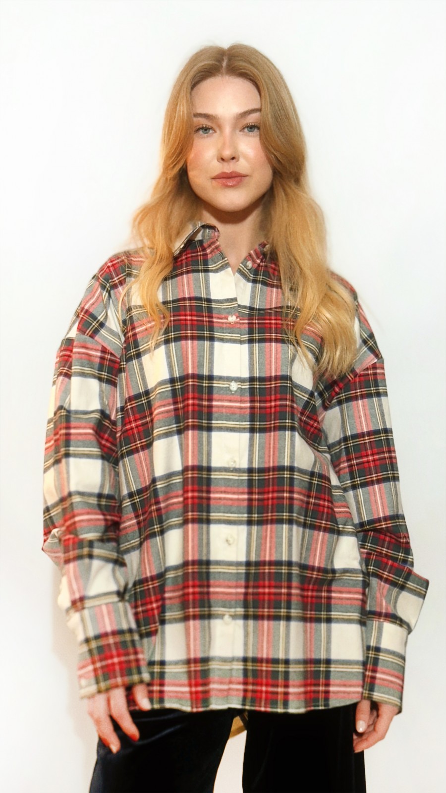 Tina Cozy Christmas shirt 0389_LM054