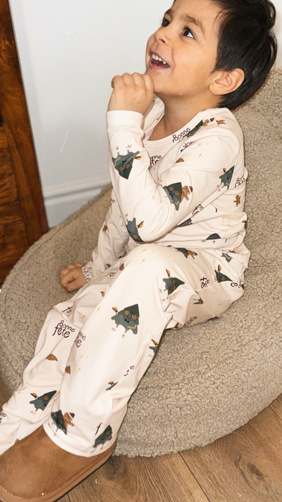 Pants with all-over festive print 0328_F25250