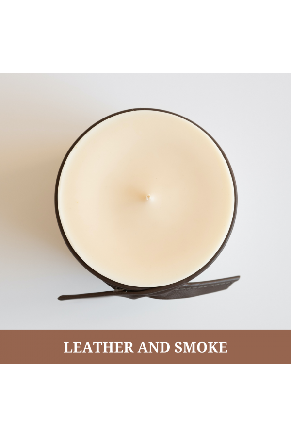 Soy wax candle Leather and Smoke C007