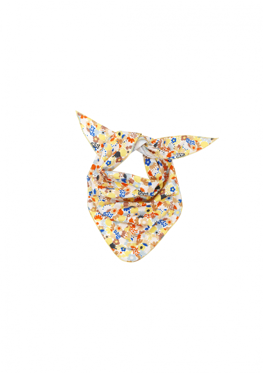 Scarf with yellow floral print SS23039