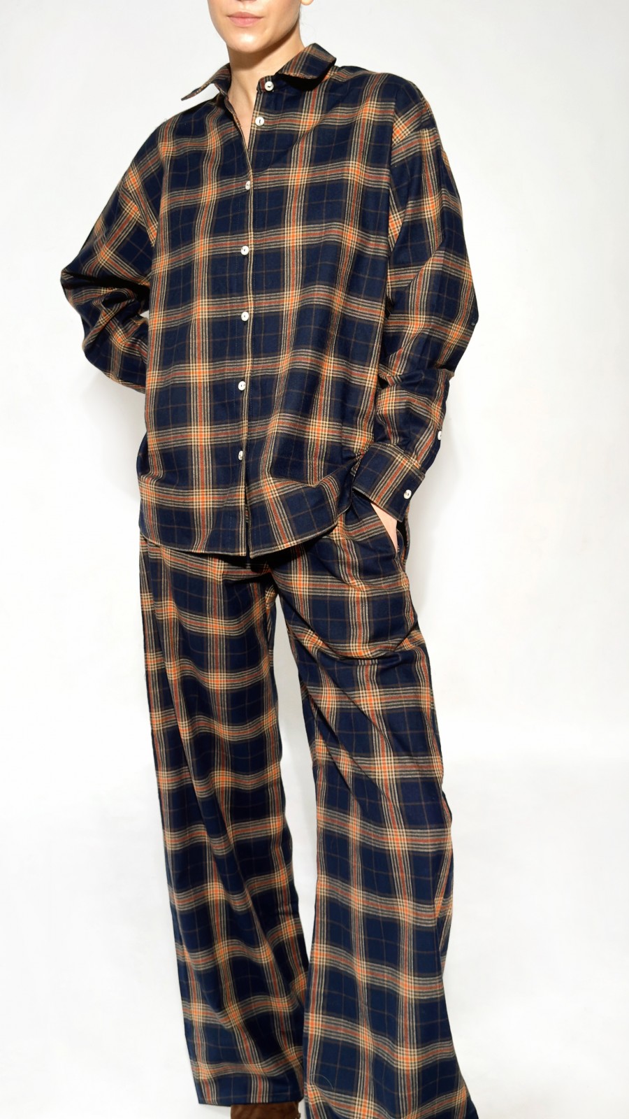 Dark navy/brown checkered, long 0049_LM040