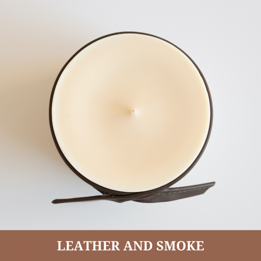 Soy wax candle Leather and Smoke C007