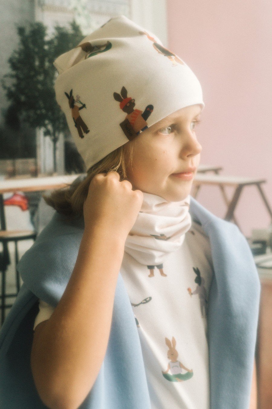 Scarf off-white with bunny print SS24300