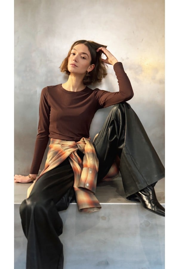 Lazy Monday slim fit top chocolate brown 0233_LM049