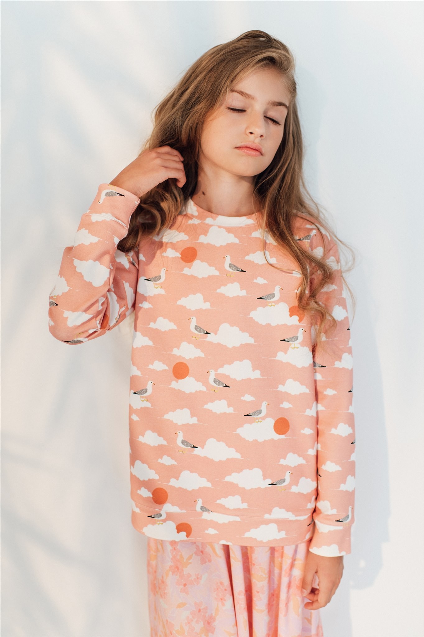 Warm sweater with pink cloud print | HEBE
